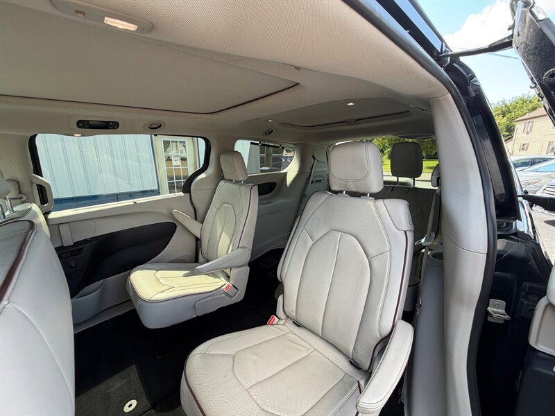 2019 Chrysler Pacifica Limited - Photo 14 - Terre Haute, IN 47804