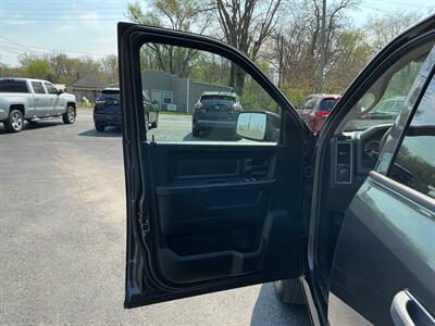 2018 RAM 1500 Express   - Photo 13 - Terre Haute, IN 47804