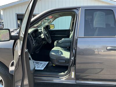 2018 RAM 1500 Express   - Photo 7 - Terre Haute, IN 47804