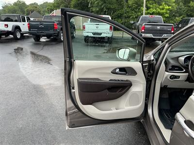 2018 Chrysler Pacifica Touring L - Photo 15 - Terre Haute, IN 47804