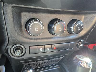 2017 Jeep Wrangler Unlimited Sport S   - Photo 26 - Terre Haute, IN 47804
