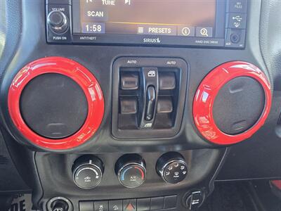 2017 Jeep Wrangler Unlimited Sport S   - Photo 25 - Terre Haute, IN 47804