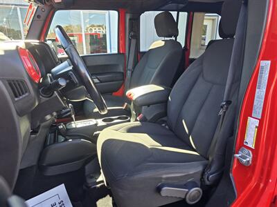 2017 Jeep Wrangler Unlimited Sport S   - Photo 16 - Terre Haute, IN 47804