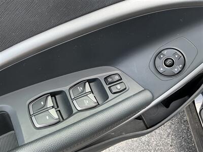 2019 Hyundai SANTA FE XL SE - Photo 16 - Terre Haute, IN 47804