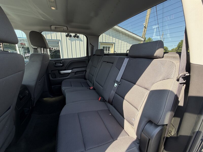 2017 Chevrolet Silverado 1500 LT - Photo 13 - Terre Haute, IN 47804