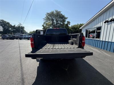 2017 Chevrolet Silverado 1500 LT - Photo 10 - Terre Haute, IN 47804