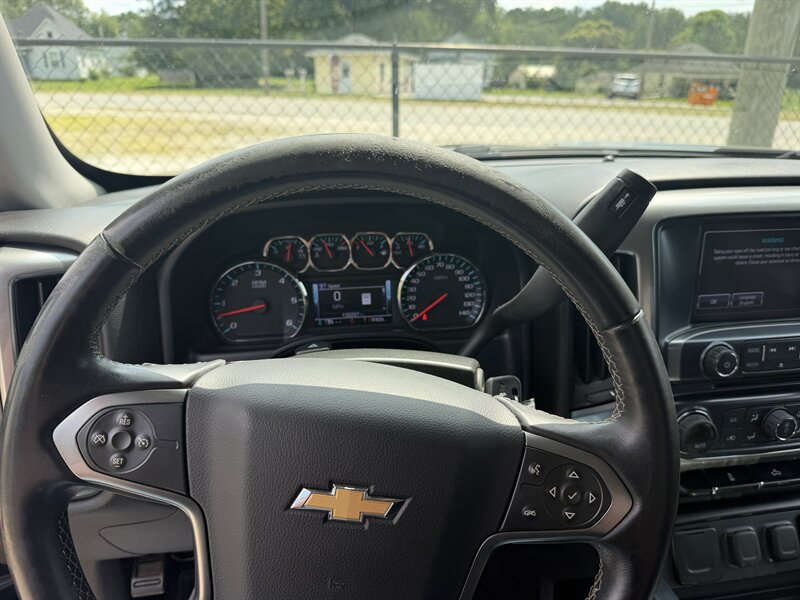 2017 Chevrolet Silverado 1500 LT - Photo 19 - Terre Haute, IN 47804