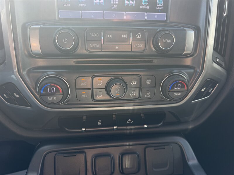 2017 Chevrolet Silverado 1500 LT - Photo 25 - Terre Haute, IN 47804