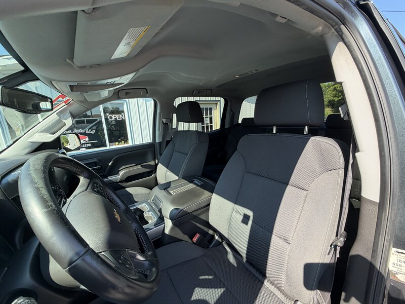 2017 Chevrolet Silverado 1500 LT - Photo 17 - Terre Haute, IN 47804