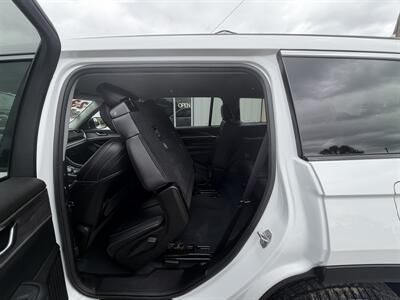 2023 Jeep Grand Cherokee L Limited   - Photo 19 - Terre Haute, IN 47804