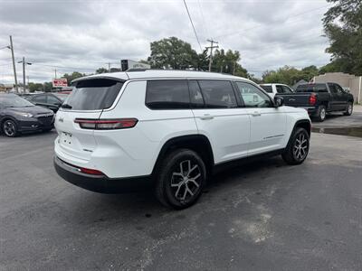 2023 Jeep Grand Cherokee L Limited   - Photo 5 - Terre Haute, IN 47804