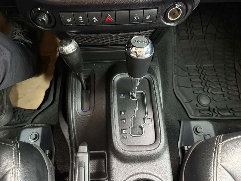 2015 Jeep Wrangler Unlimited Rubicon - Photo 13 - Edmonton, AB T5G 0N9