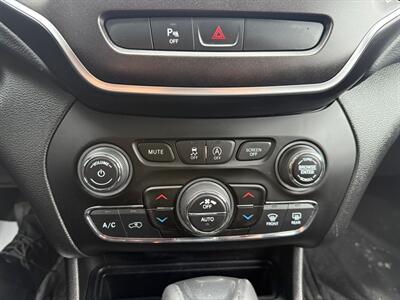 2021 Jeep Cherokee Trailhawk - Photo 12 - Edmonton, AB T6V 1H5