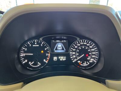 2015 Nissan Pathfinder SL V6   - Photo 10 - Calgery,  