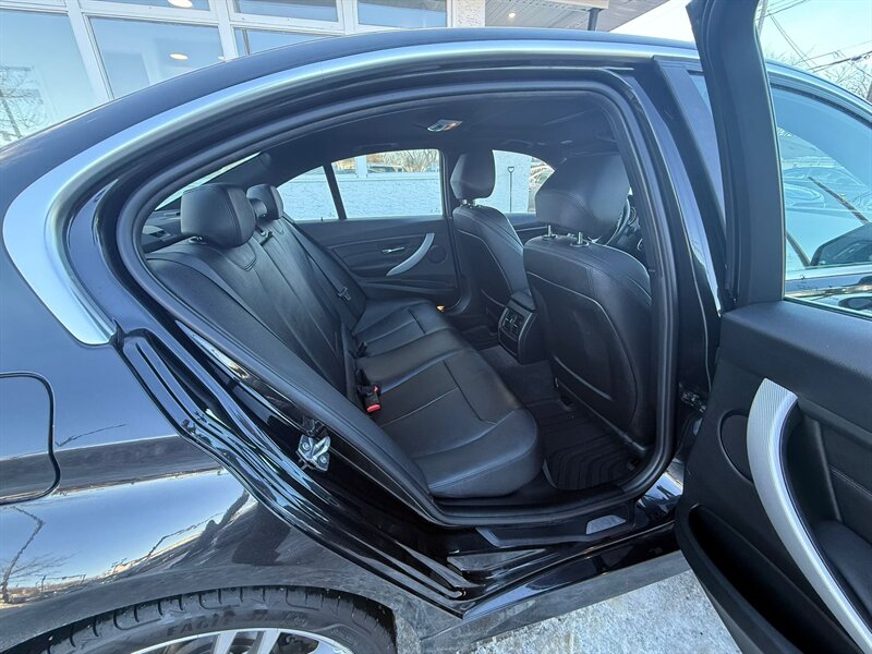 2015 BMW 3 Series 335i xDrive - Photo 18 - Edmonton, AB T5G 0N9