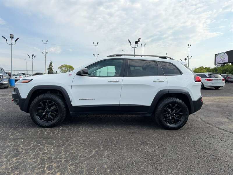 2018 Jeep Cherokee Trailhawk - Photo 3 - Edmonton, AB T6V 1H5