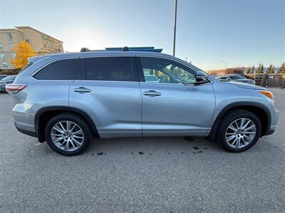 2016 Toyota Highlander XLE   - Photo 8 - Edmonton, AB T5S 2X1