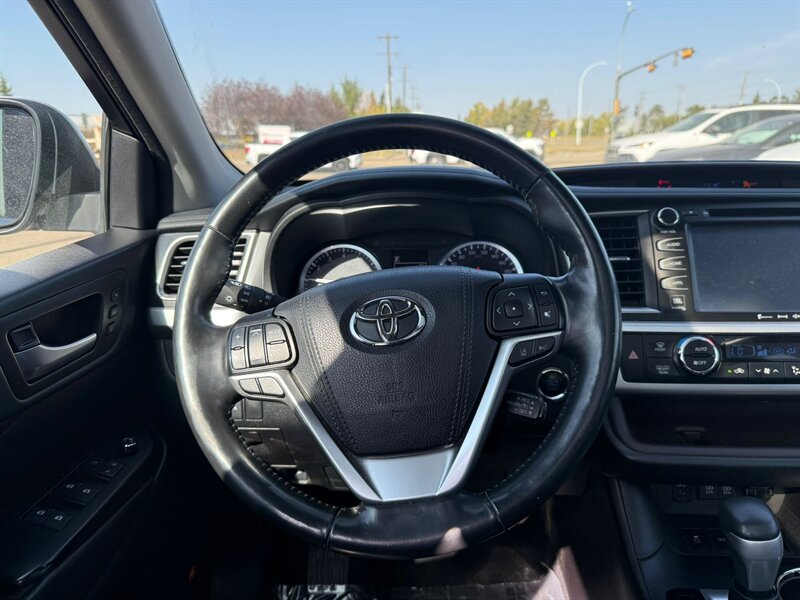 2017 Toyota Highlander Limited - Photo 9 - Edmonton, AB T6V 1H5