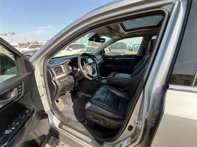 2017 Toyota Highlander Limited - Photo 14 - Edmonton, AB T6V 1H5