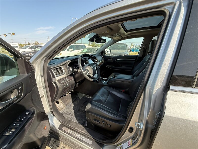 2017 Toyota Highlander Limited - Photo 14 - Edmonton, AB T6V 1H5