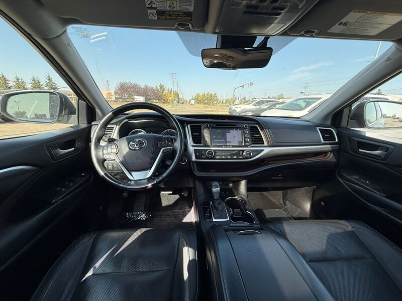 2017 Toyota Highlander Limited - Photo 13 - Edmonton, AB T6V 1H5
