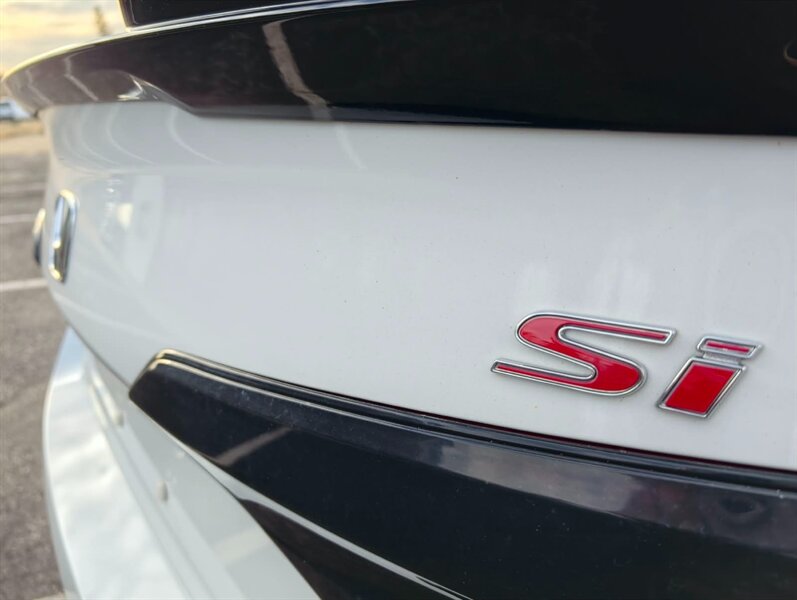 2022 Honda Civic Si - Photo 16 - Edmonton, AB T6V 1H5