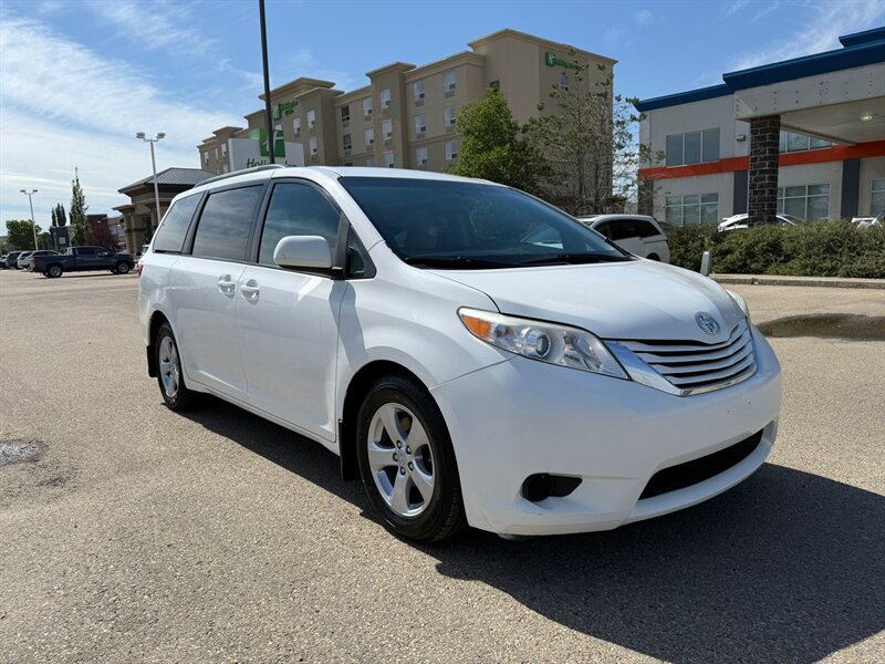 2016 Toyota Sienna LE 8-Passenger  