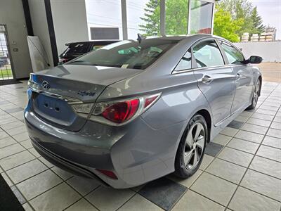 2014 Hyundai SONATA Hybrid   - Photo 8 - Calgery,  