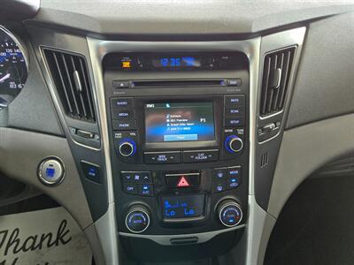 2014 Hyundai SONATA Hybrid   - Photo 11 - Calgery,  