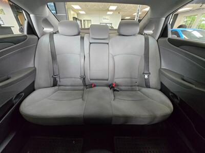2014 Hyundai SONATA Hybrid   - Photo 19 - Calgery,  