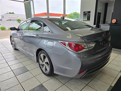 2014 Hyundai SONATA Hybrid   - Photo 6 - Calgery,  