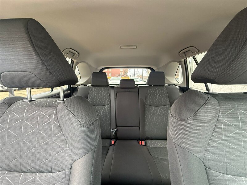 2024 Toyota RAV4 Hybrid LE - Photo 20 - Edmonton, AB T5G 0N9