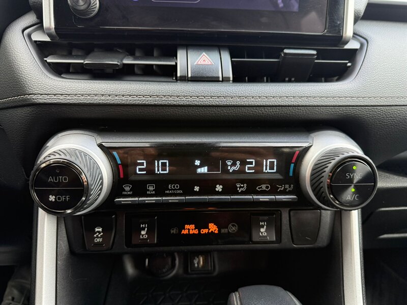 2024 Toyota RAV4 Hybrid LE - Photo 12 - Edmonton, AB T5G 0N9