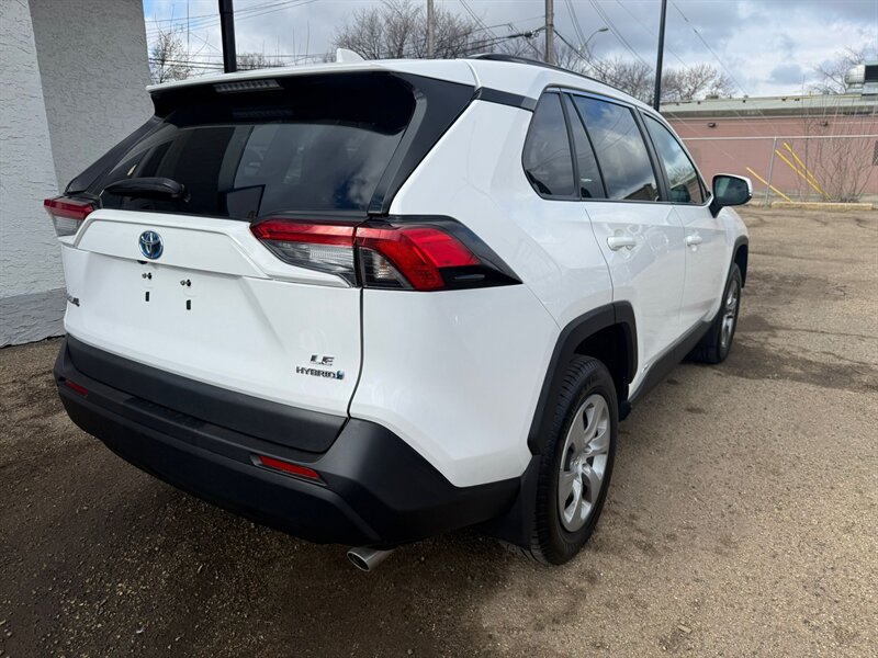 2024 Toyota RAV4 Hybrid LE - Photo 7 - Edmonton, AB T5G 0N9