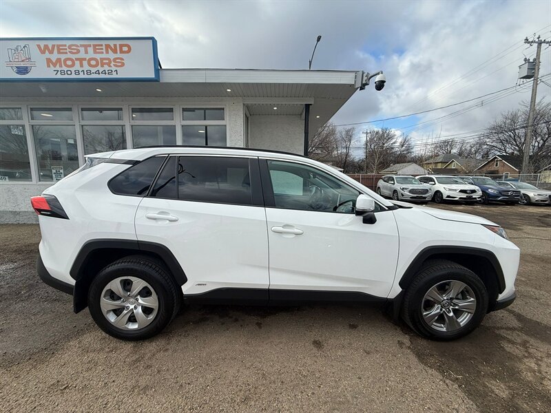 2024 Toyota RAV4 Hybrid LE - Photo 8 - Edmonton, AB T5G 0N9