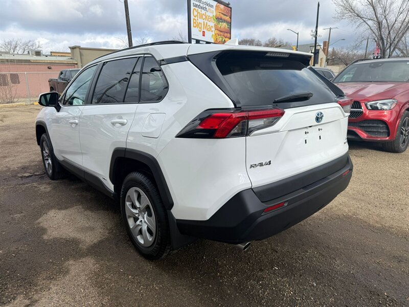 2024 Toyota RAV4 Hybrid LE - Photo 5 - Edmonton, AB T5G 0N9
