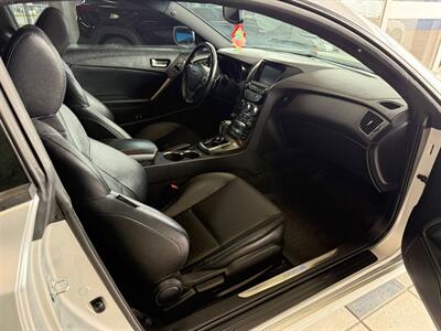 2016 Hyundai Genesis Coupe 3.8 GT   - Photo 16 - Edmonton, AB T5S 2X1