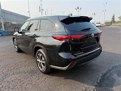 2021 Toyota Highlander Hybrid XLE   - Photo 5 - Edmonton, AB T6V 1H5
