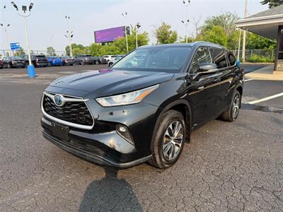2021 Toyota Highlander Hybrid XLE   - Photo 3 - Edmonton, AB T6V 1H5