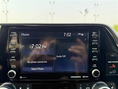 2021 Toyota Highlander Hybrid XLE   - Photo 11 - Edmonton, AB T6V 1H5