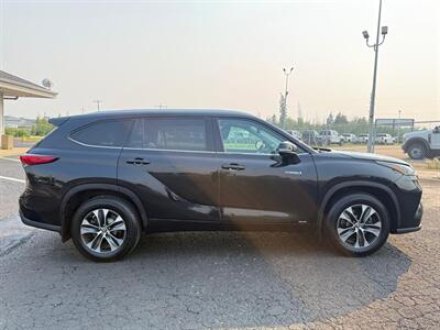 2021 Toyota Highlander Hybrid XLE   - Photo 8 - Edmonton, AB T6V 1H5