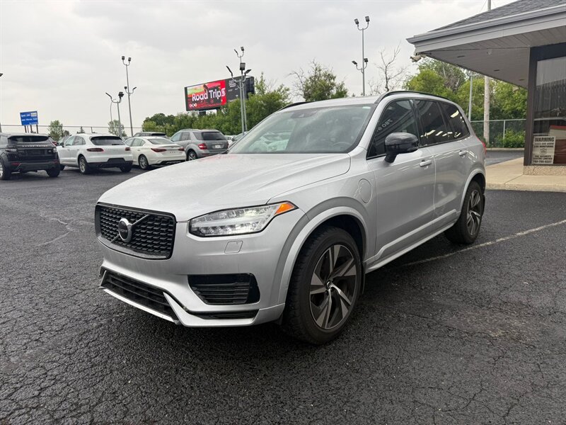 2021 Volvo XC90 Recharge T8 R-Design - Photo 3 - Edmonton, AB T6V 1H5