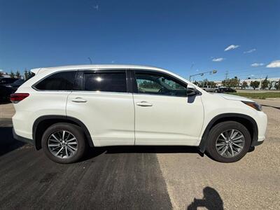 2018 Toyota Highlander XLE   - Photo 8 - Edmonton, AB T5S 2X1