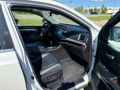 2018 Toyota Highlander XLE   - Photo 16 - Edmonton, AB T5S 2X1