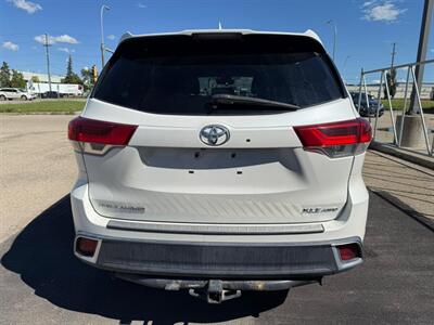 2018 Toyota Highlander XLE   - Photo 6 - Edmonton, AB T5S 2X1