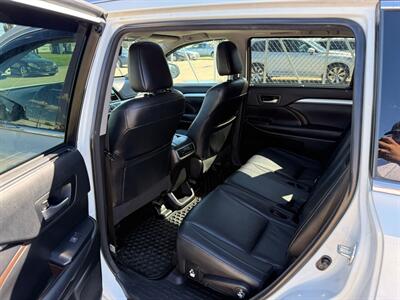 2018 Toyota Highlander XLE   - Photo 15 - Edmonton, AB T5S 2X1