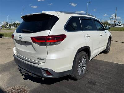 2018 Toyota Highlander XLE   - Photo 7 - Edmonton, AB T5S 2X1