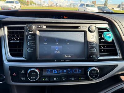 2018 Toyota Highlander XLE   - Photo 11 - Edmonton, AB T5S 2X1