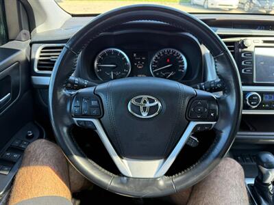 2018 Toyota Highlander XLE   - Photo 9 - Edmonton, AB T5S 2X1