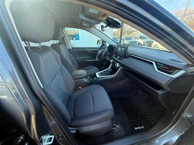 2021 Toyota RAV4 Hybrid LE   - Photo 17 - Edmonton, AB T5G 0N9